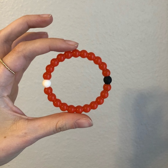5 Lokai Bracelets - Picture 4 of 8